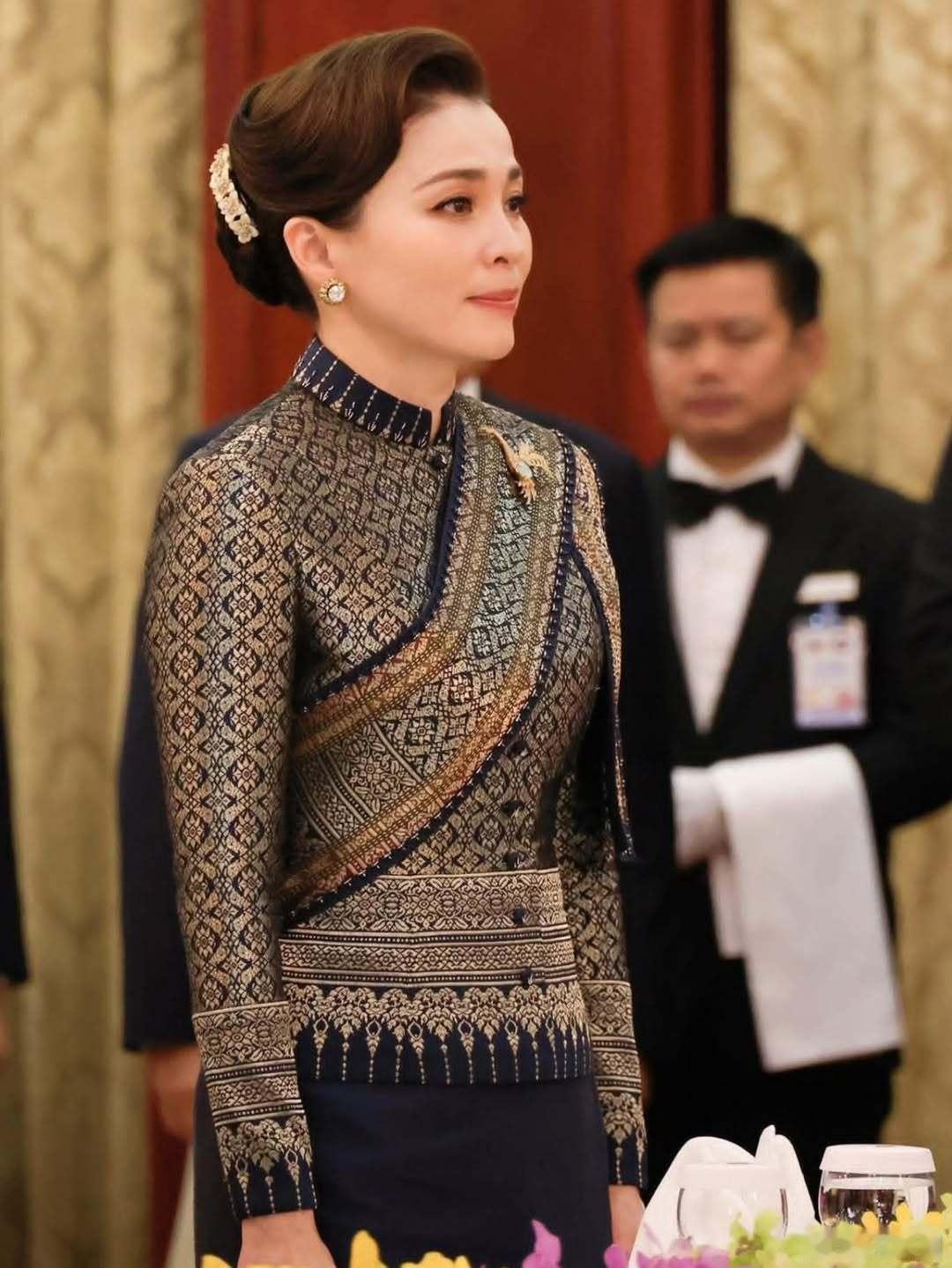 泰国王室 🇹🇭🇱🇦3月17日，哇集拉隆功国王和苏提达王后出席由老挝主席通