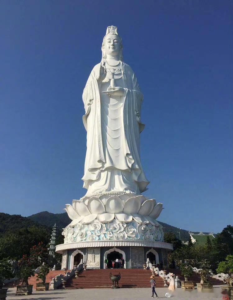 南海观音庇佑每一位有缘众生的美好的愿望皆能实现（愿望被点赞10次以上，越顺利）​