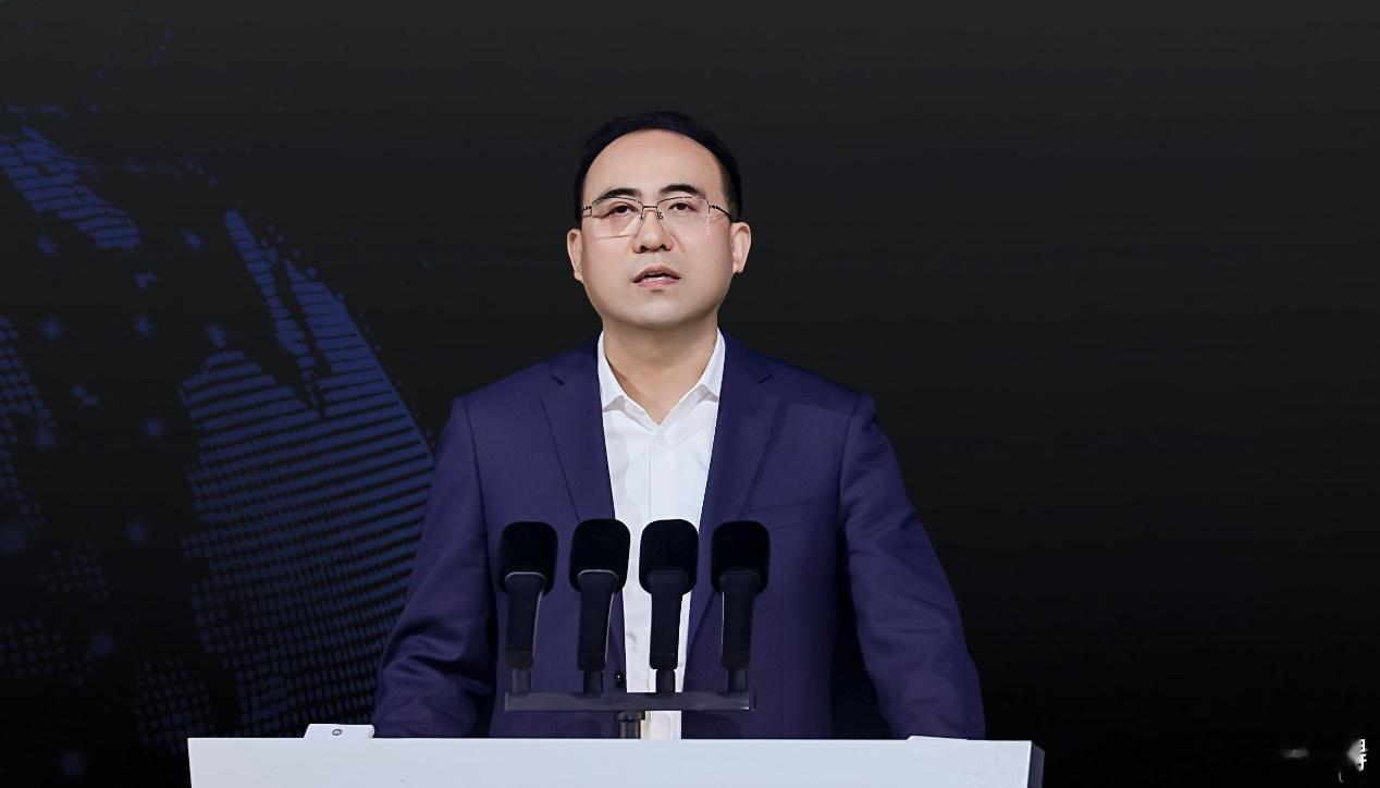 福田汽车全系新品耀世发布 擘画绿色智能商用车新图景2025年12月18日，北京国