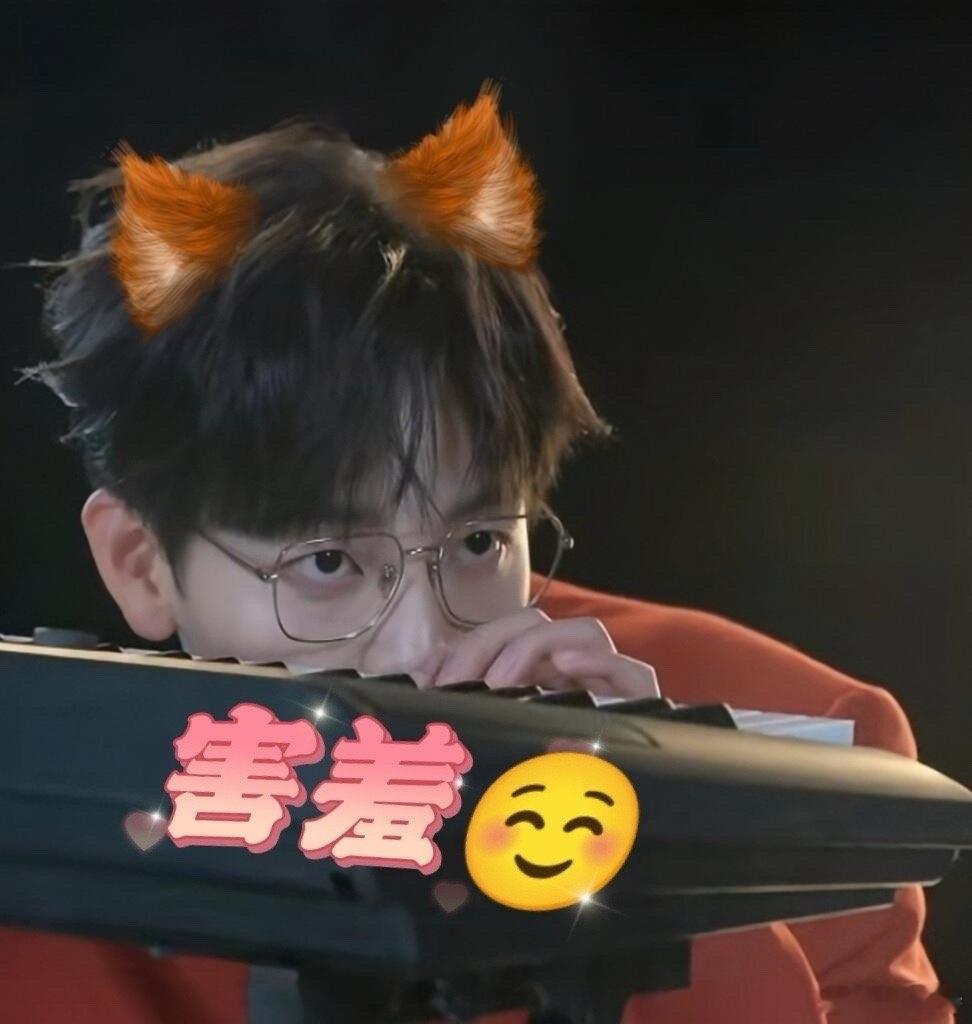 也是让胡夏公费蹦上迪了 胡夏不仅是歌手，还是舞台上的活力担当！在《17号音乐仓库