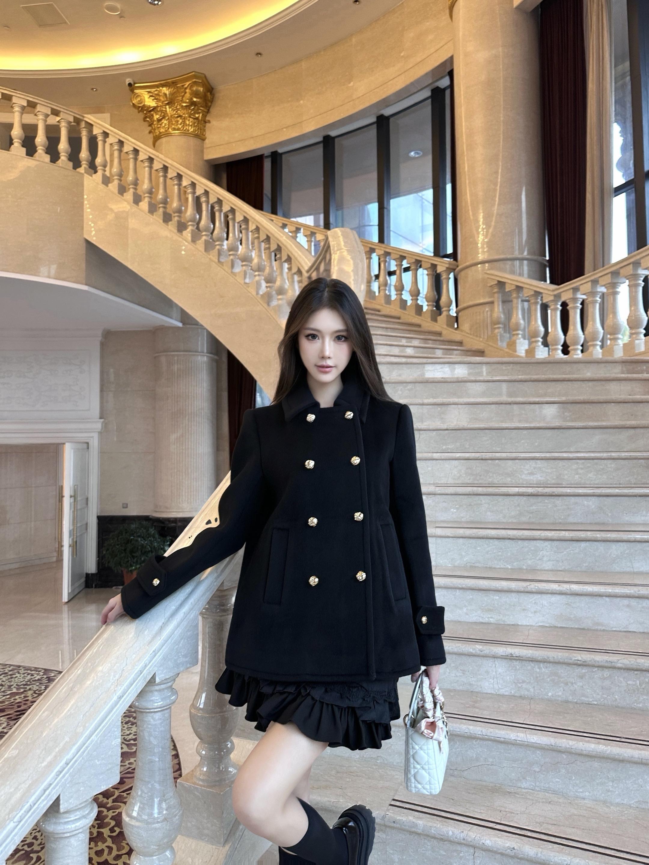 对不起 总离你那么远 其实 我的心也好想再靠近你一点