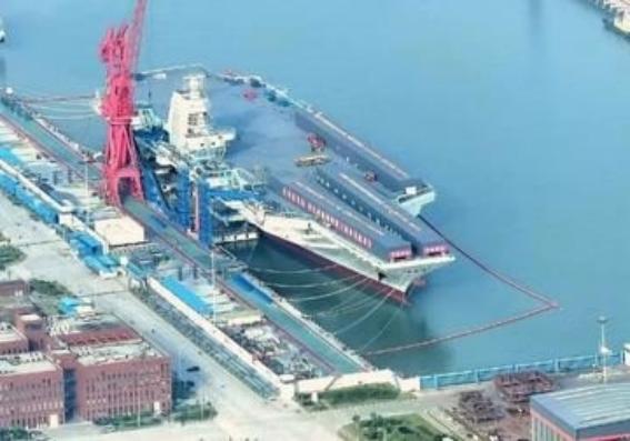 被美国忽悠了？中国这两年造完航母才发现不对劲——自己的无人机、太空武器、超高音速