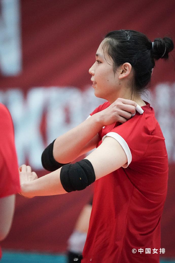 小老虎 庄宇珊 朱袁张1块2毛9[超话] 2025年女排世锦赛 中国女排vs法国
