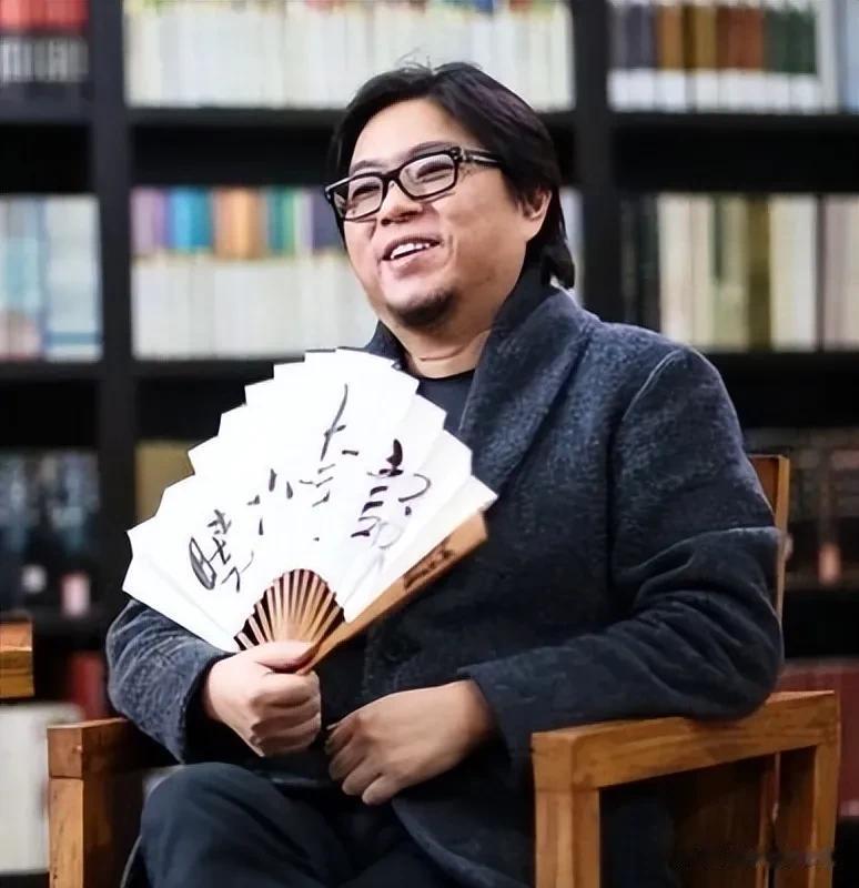 高晓松是一位备受尊敬的文化人，他的学识和文化底蕴令人叹为观止。他拥有广博的知识储