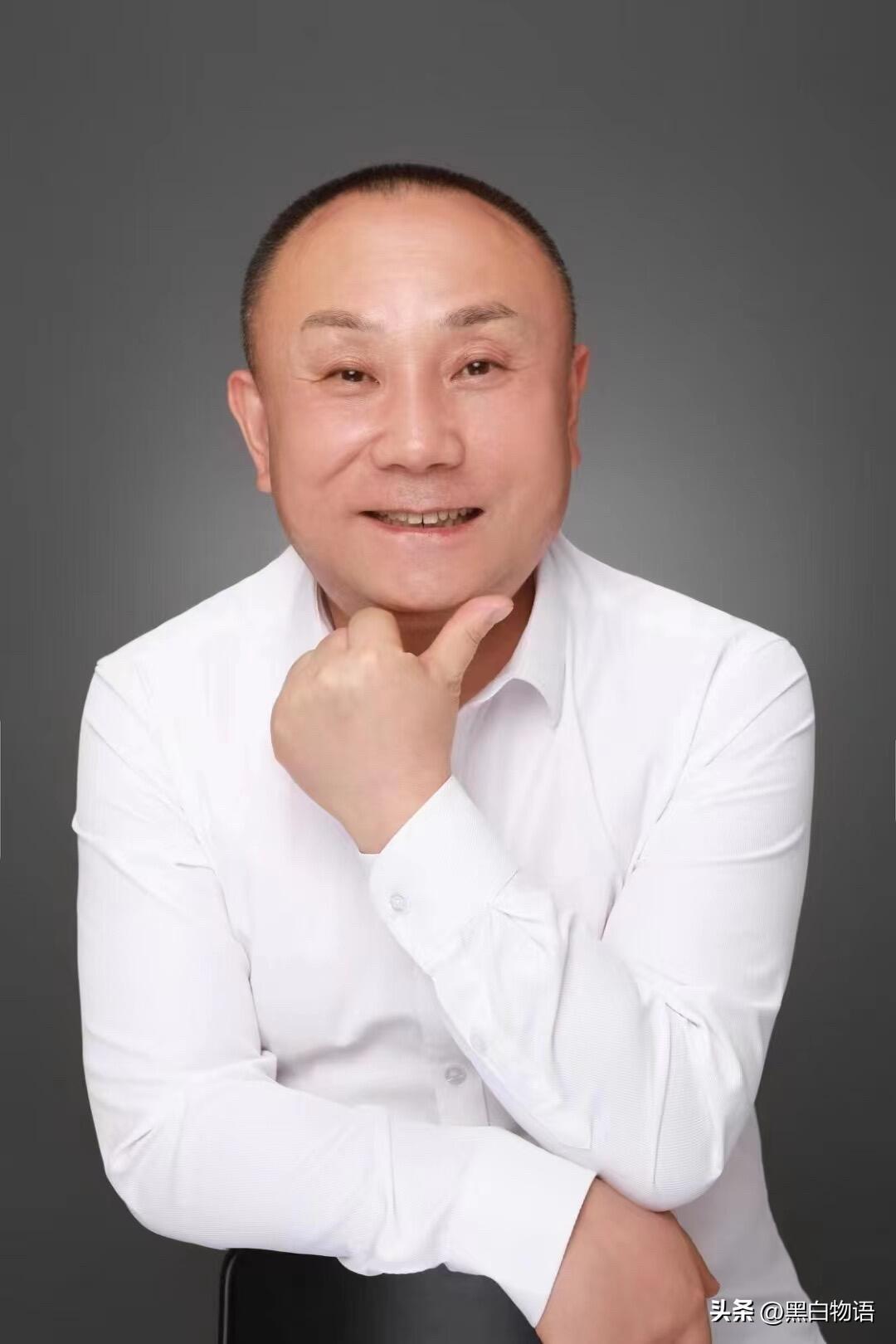 严鹏先生很抱歉以这样的方式认识你……

看到你坠楼身亡实在感到惋惜，看到大家的评