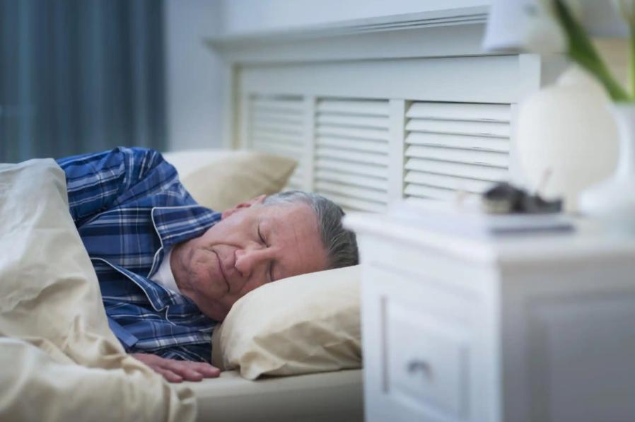 大家都被“8小时睡眠论”忽悠了？60岁后，最佳睡觉时间是多少？


您可能听过“