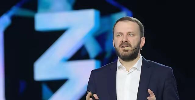 俄罗斯总统办公厅副主任马克西姆·奥列什金表示，没有任何一个国家能够单独决定人工智