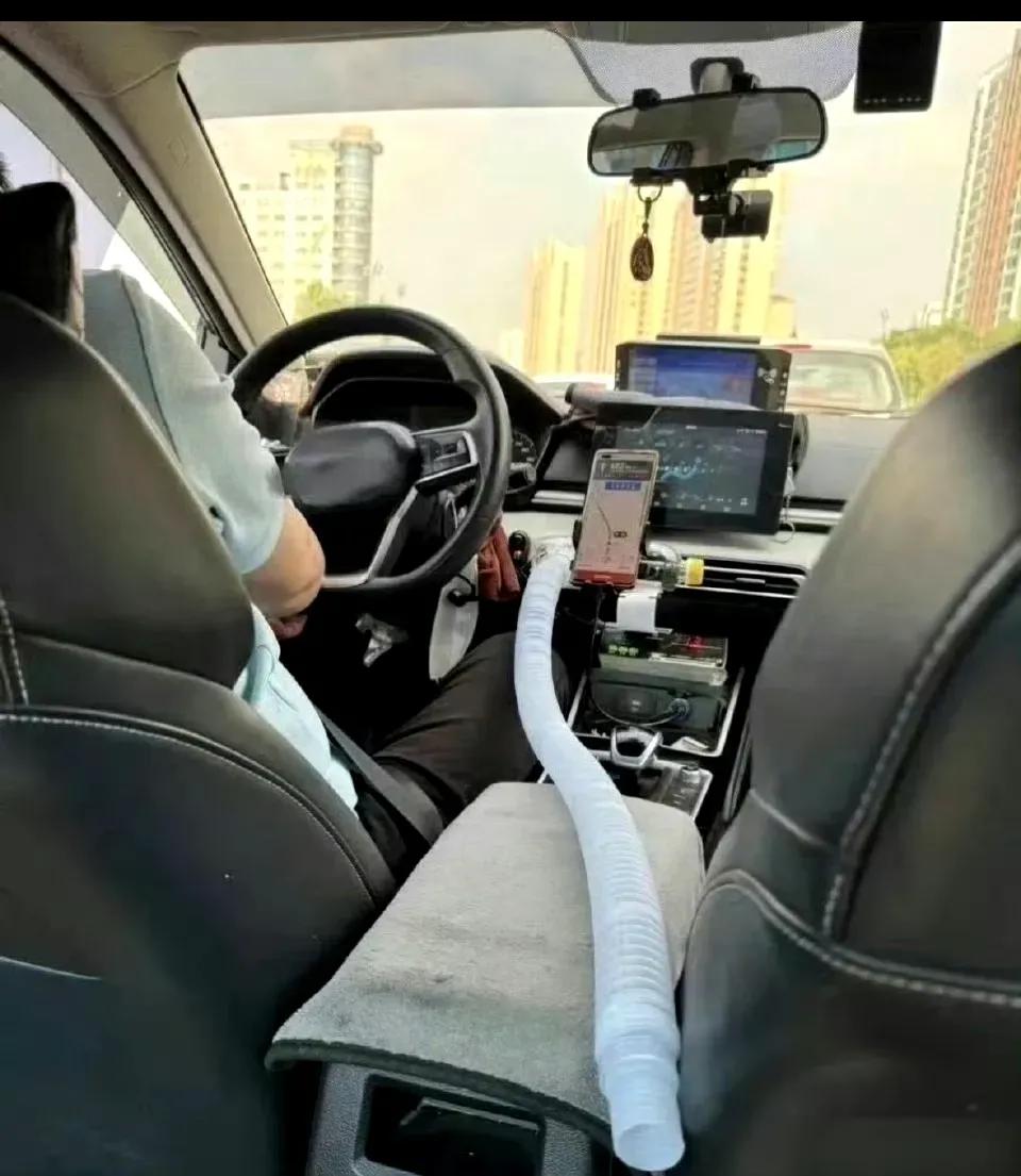 在这个炎热的夏天，这么良心的网约车师傅不多见……[捂脸]