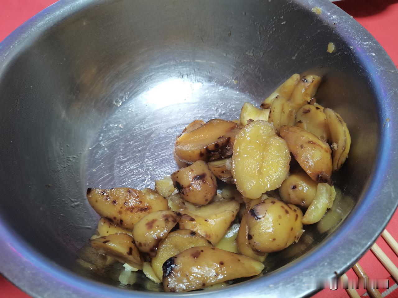 大家猜猜这是什么饭？这个美食在内蒙中部地区比较受欢迎，而且只有在冬天的时候才能吃