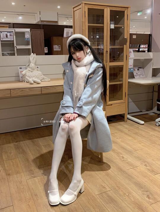 奶蓝色的冬日毛茸茸⛄️像小雪人～