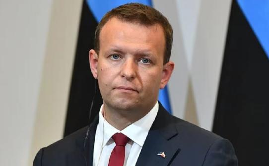 就问中国怕不怕？
强大的爱沙尼亚向中国发出最后通牒。让中国必须在爱沙尼亚和俄罗斯