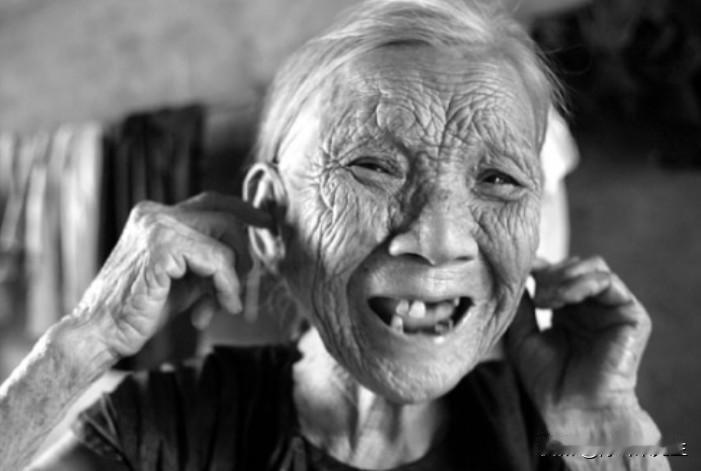 蔡爱花，现年89岁。原中兴镇东岭村人，19岁那年，蔡爱花被抓去福来军部，充当“慰