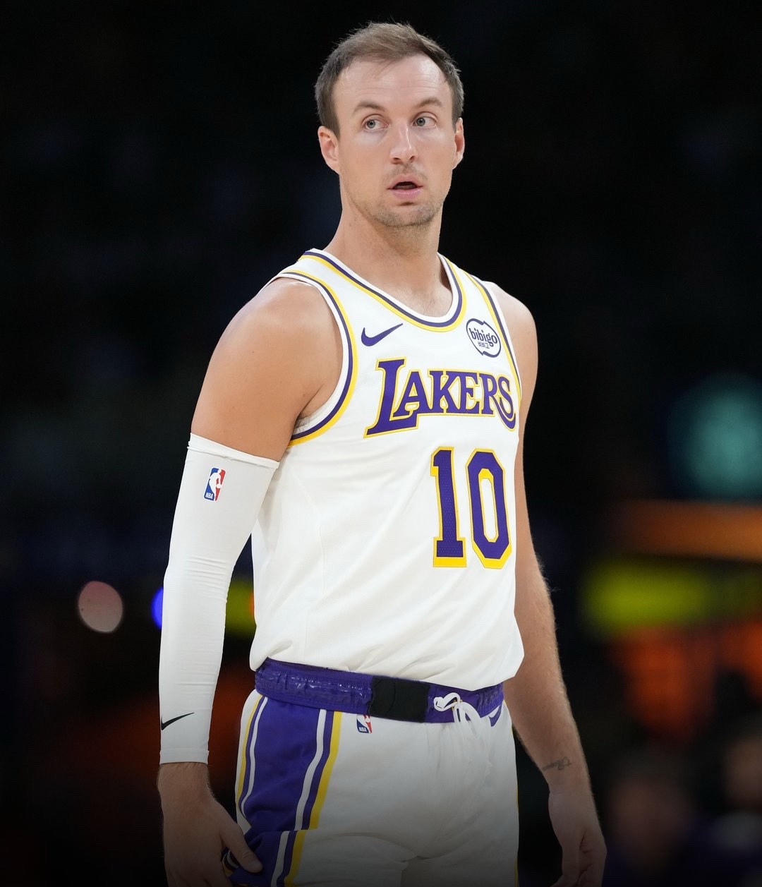 肯纳德以47.8%三分命中率，成为本赛季联盟第一。命中率53.3%，三分47.8