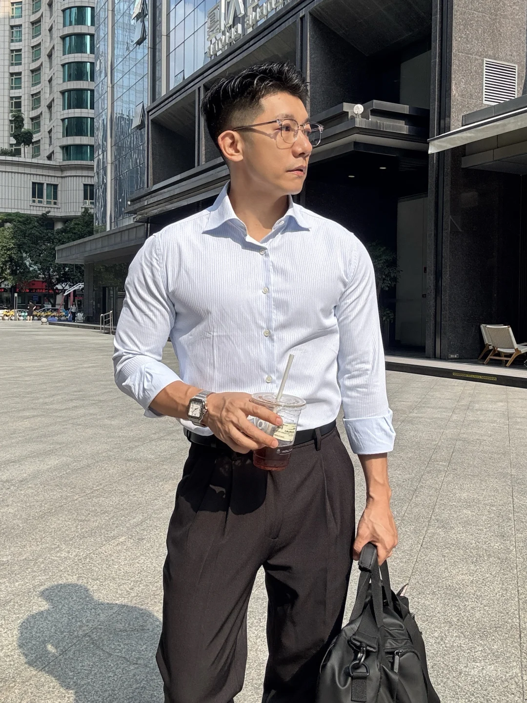 被问800次的通勤穿搭！一件衬衫搞定高级感？