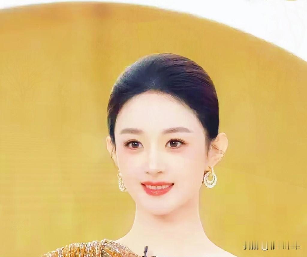 赵丽颖冯绍峰离婚5年：车后座那个没拆的安全座椅，比任何复合文都打脸！

说实话，