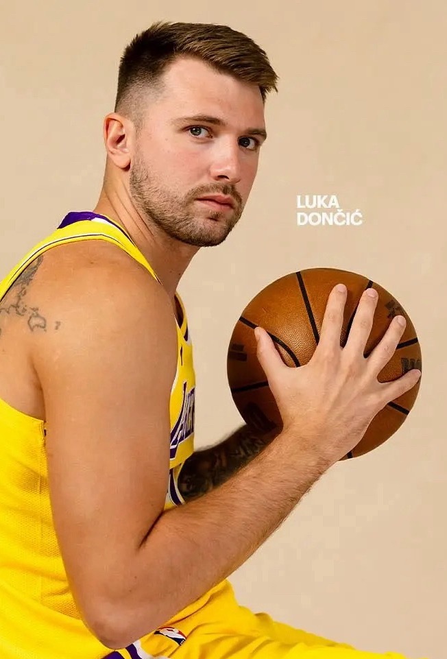 黑子们被打脸了吧？上一组东契奇的防守数据：东契奇在场球队防守效率：115.9；东