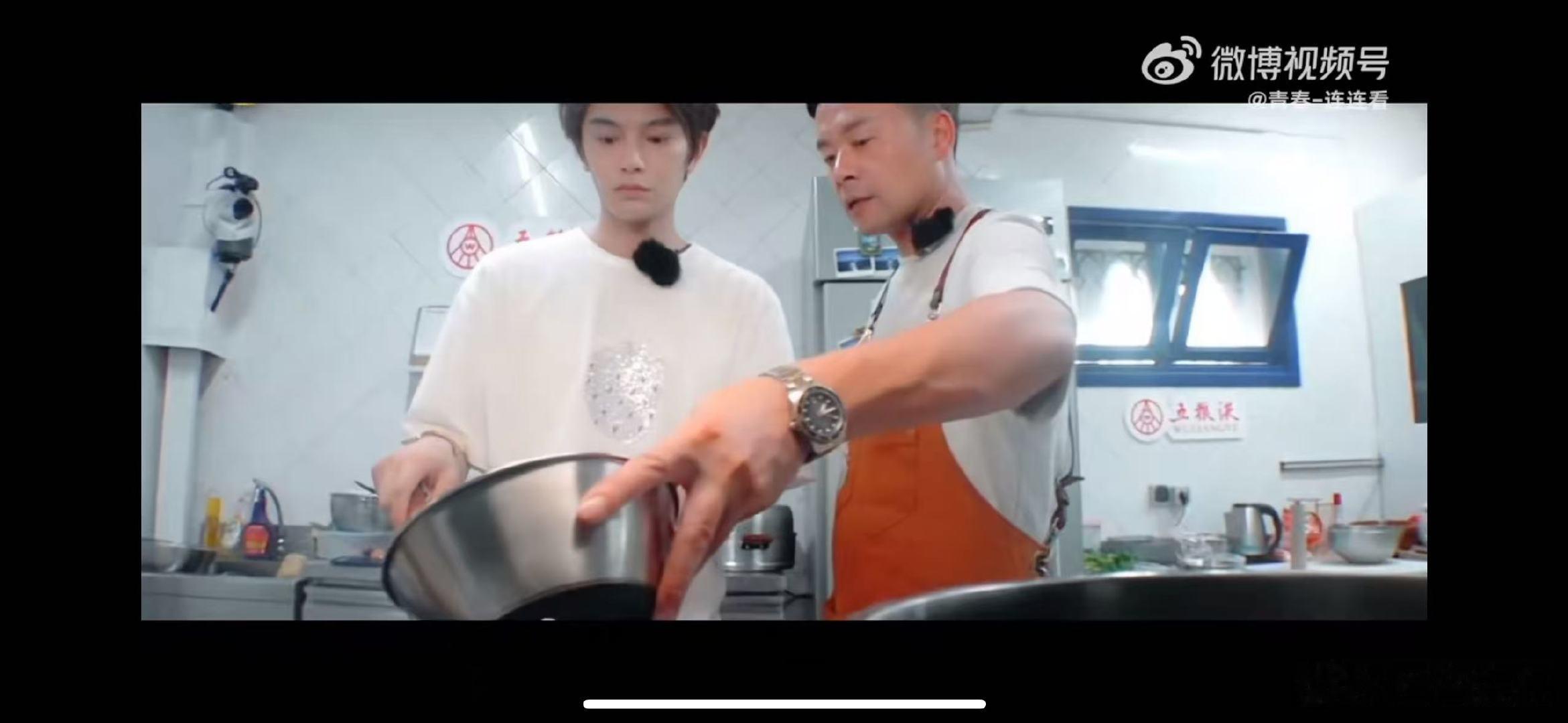 终于有人看穿了丁禹兮的逞强丁禹兮颠锅帅我一脸 中餐厅《中餐厅》里丁禹兮颠锅，有人