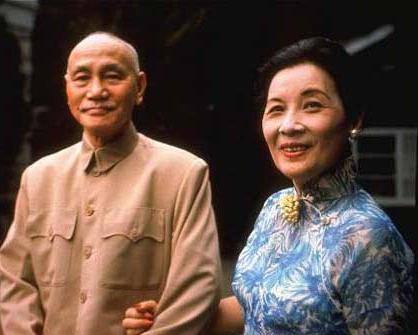 宋美龄睡前有一“怪癖”，蒋介石苦不堪言，和她分床而眠几十年

她被称为民国第一夫
