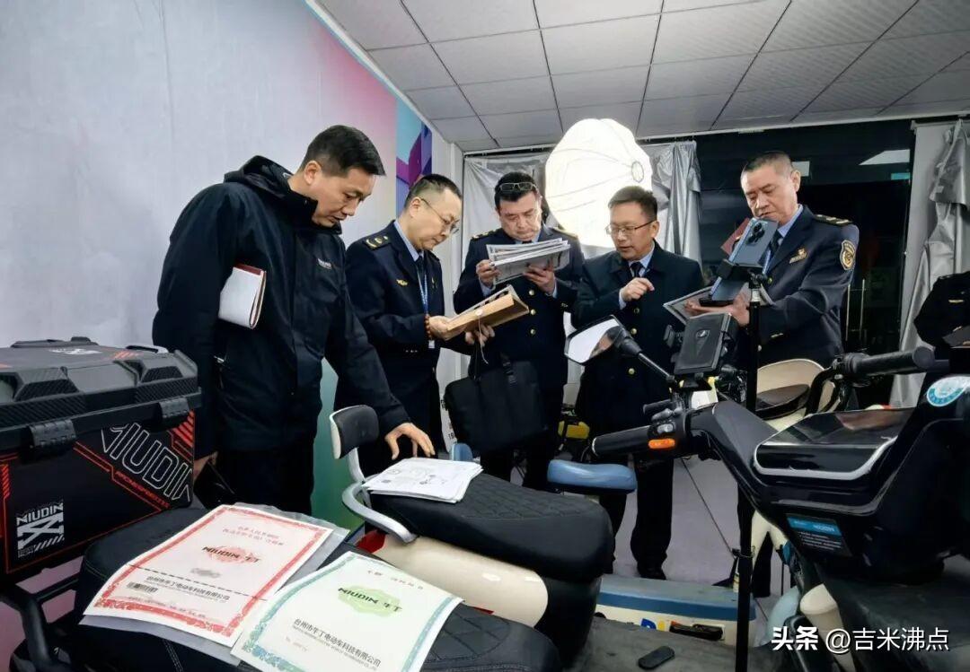 3·15晚会后河南的那些事儿, 市场乱象让人想不通。
晚会开始了, 电视里放着很