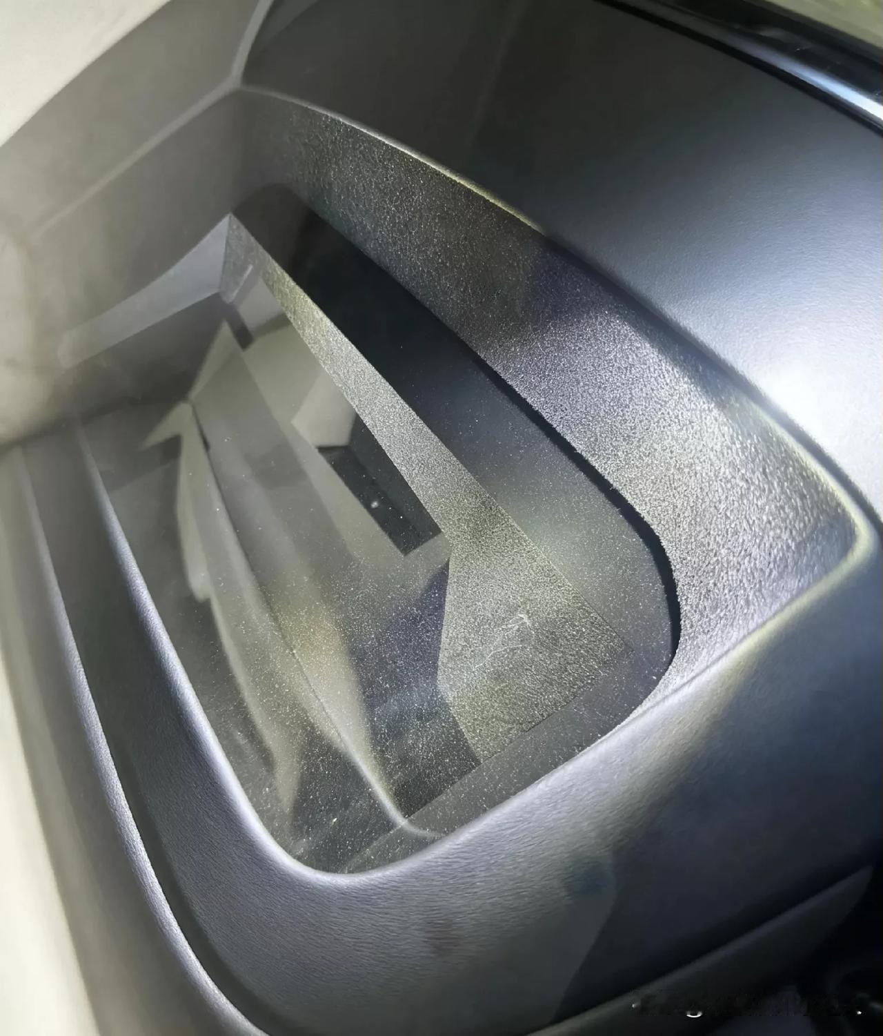 极氪7X车主求问，HUD透明罩子能擦吗？
 
开极氪7X有段时间了，HUD那透明