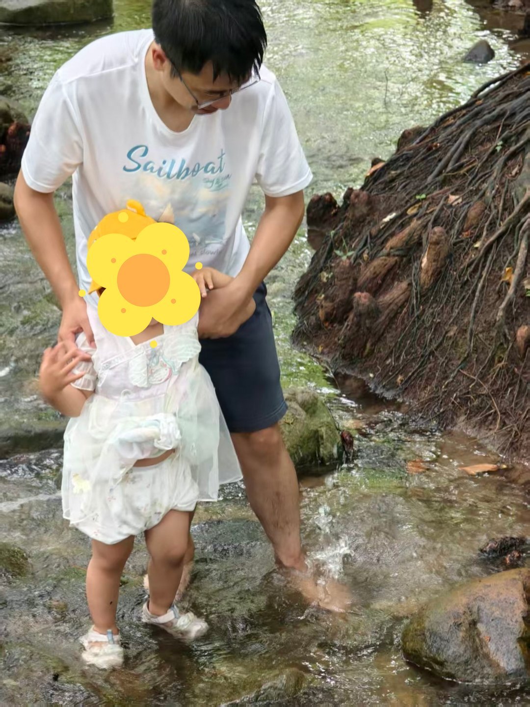 同志们早，我已经在森林公园带娃了[笑cry]宝宝的少女心  ​​​