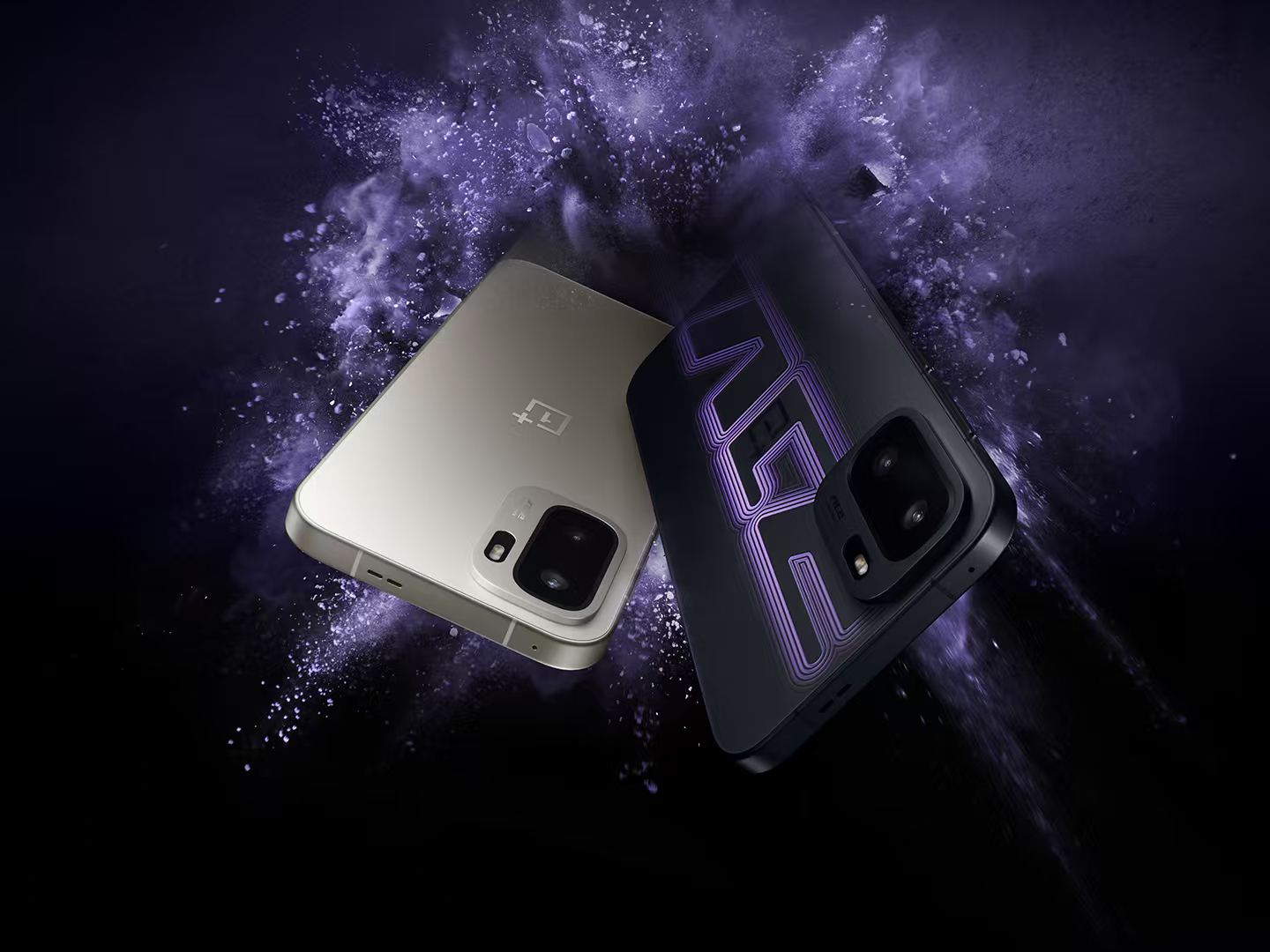 一加 Ace 6至尊版推出「王牌觉醒」、「金属风暴」两款配色。「王牌觉醒」以隐匿