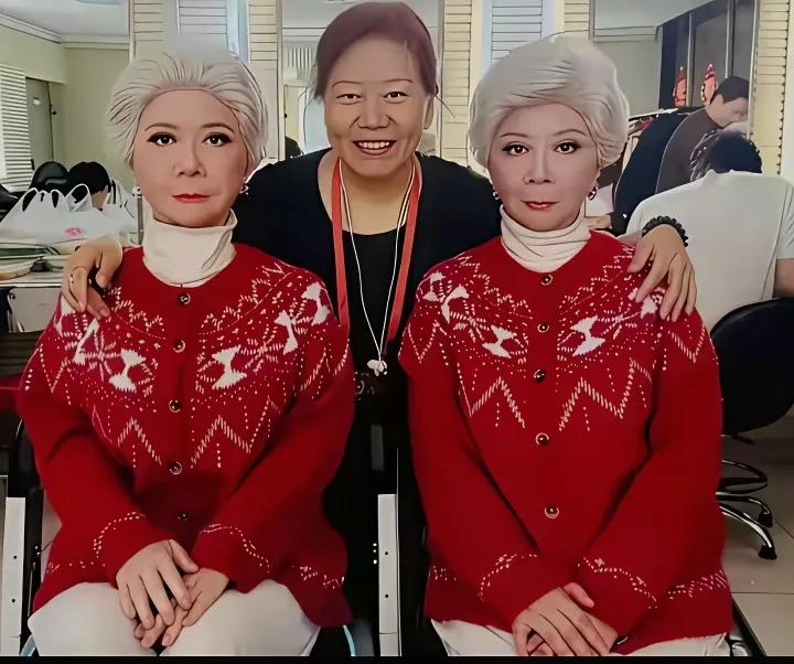 真假蔡明，你认为哪一个是机器人呢？