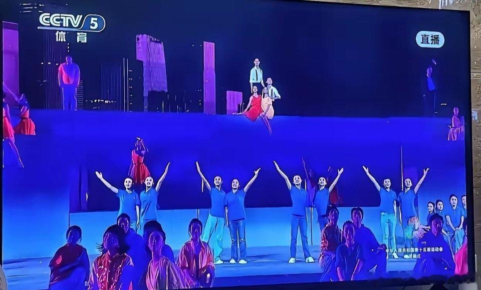 感觉深圳昨晚的全运会闭幕式太让人失望了！内容和形式都是草草了事整场灯光效果感觉没