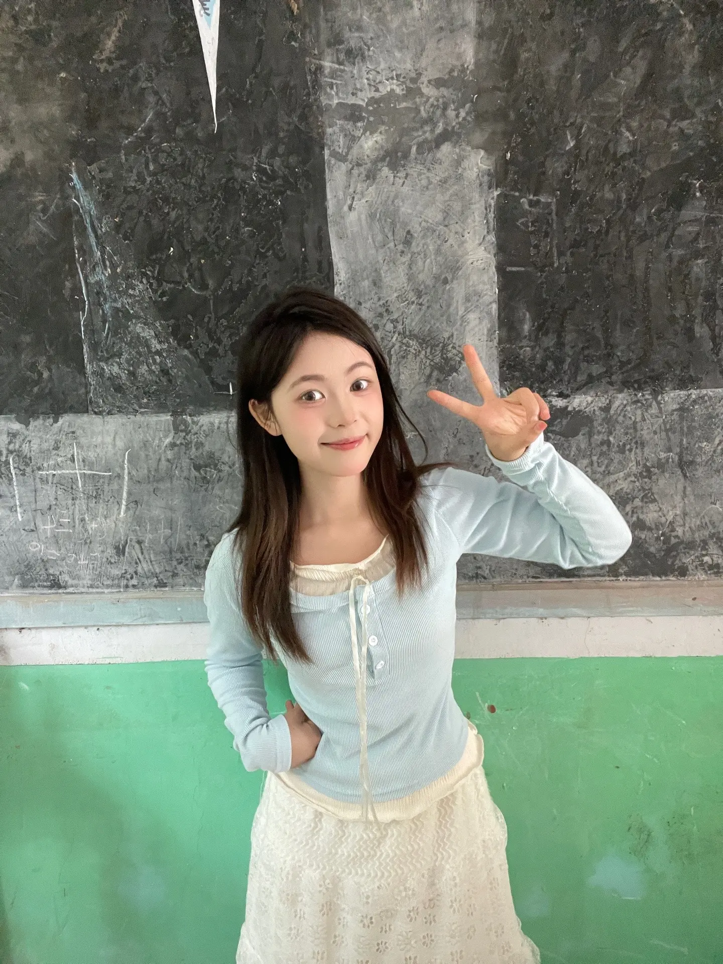 我承认放下头发脸圆圆的。