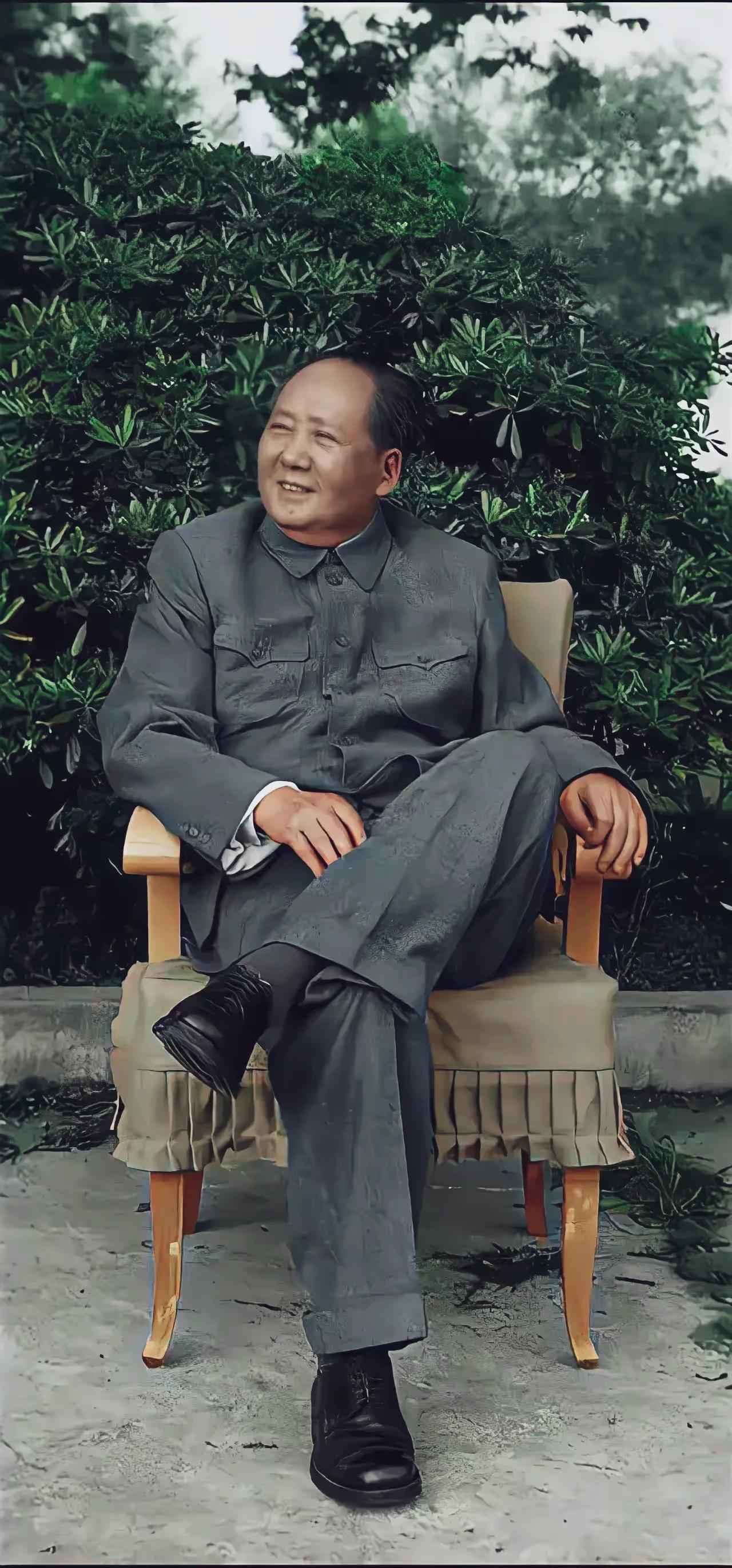 治大国，若烹小鲜。那个时候，毛主席以革命的两手对付美帝国主义的两手。打，奉陪到底