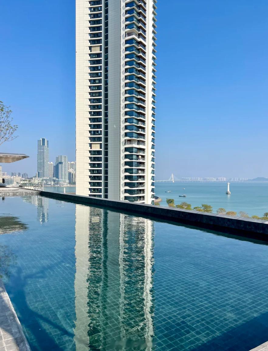 蛇口太子湾有一个新盘交付了，招商的瑞玺。很早之前去看过，我记得之前价格是看海10