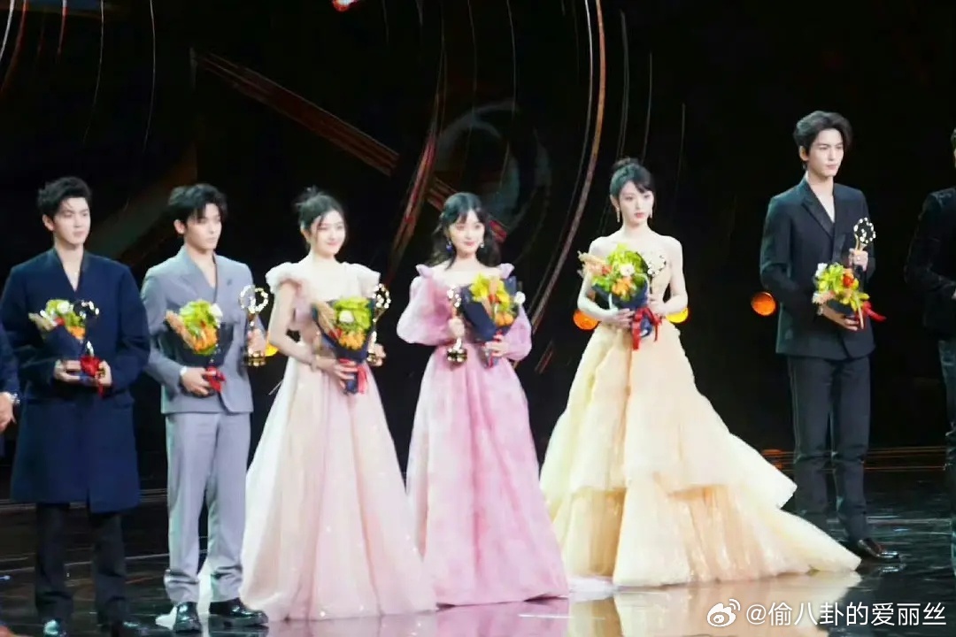 田曦薇的身材是其他小花比不了的 