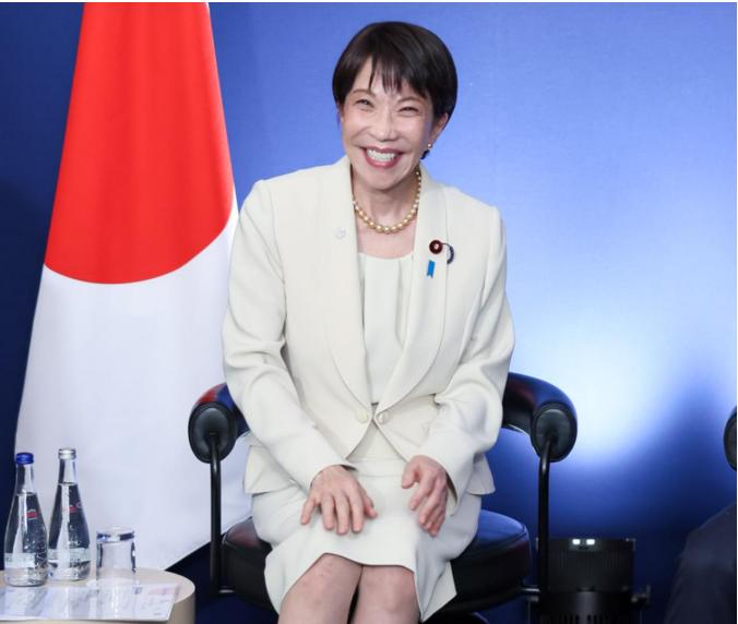 一个诡异细节暴露日本真实底牌！以往中国导弹试射、管控稀土出口，日本嘴上抱怨、实则