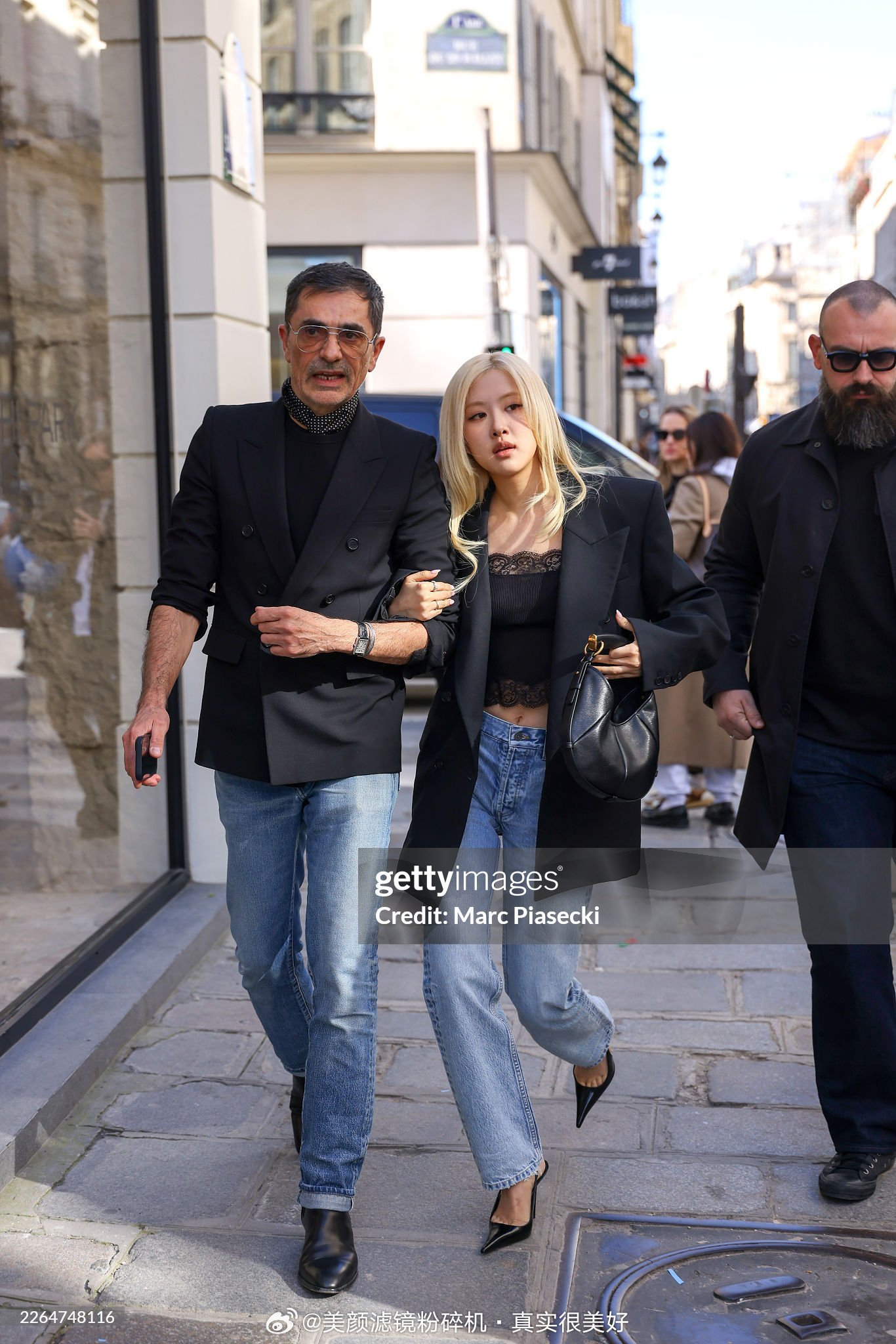 朴彩英巴黎街拍新闻图 