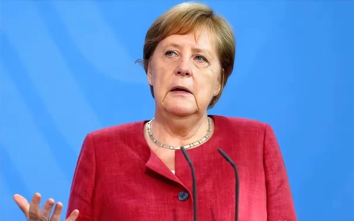 退休几年的默克尔，突然露面了。
 
这些变化背后，隐藏着更为深远的战略考量，也折