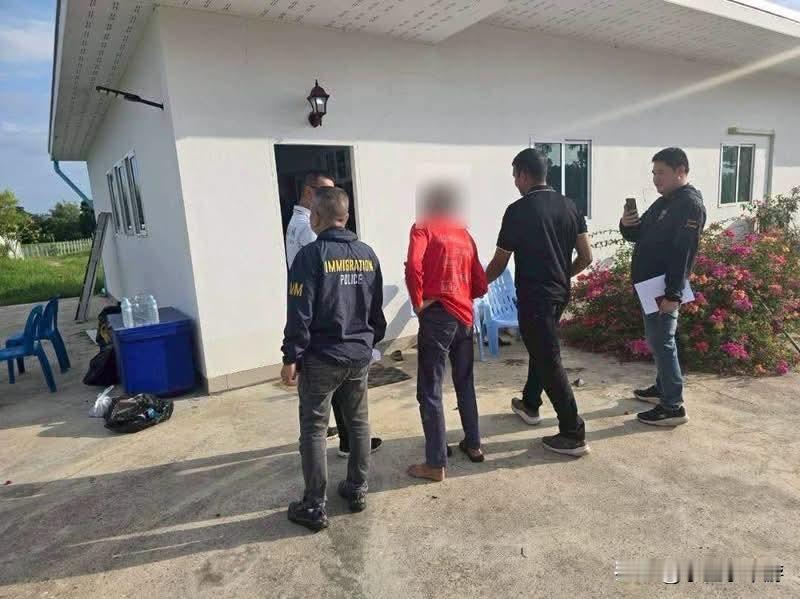 🕵️‍♂️ 德国继父性侵泰国继子长达五年！逃至泰国藏匿武里南，移民局将其抓捕归