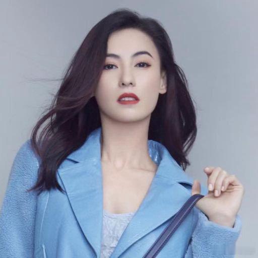 张柏芝体验尾波冲浪尾波冲浪看似潇洒，实际需要耗费不少体力，张柏芝完整去体验这项运