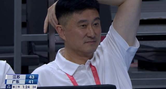 我们的杜书记现在只想开会，不想开OT吗？
自从跨越了那围栏之后撑上那个人的手，他