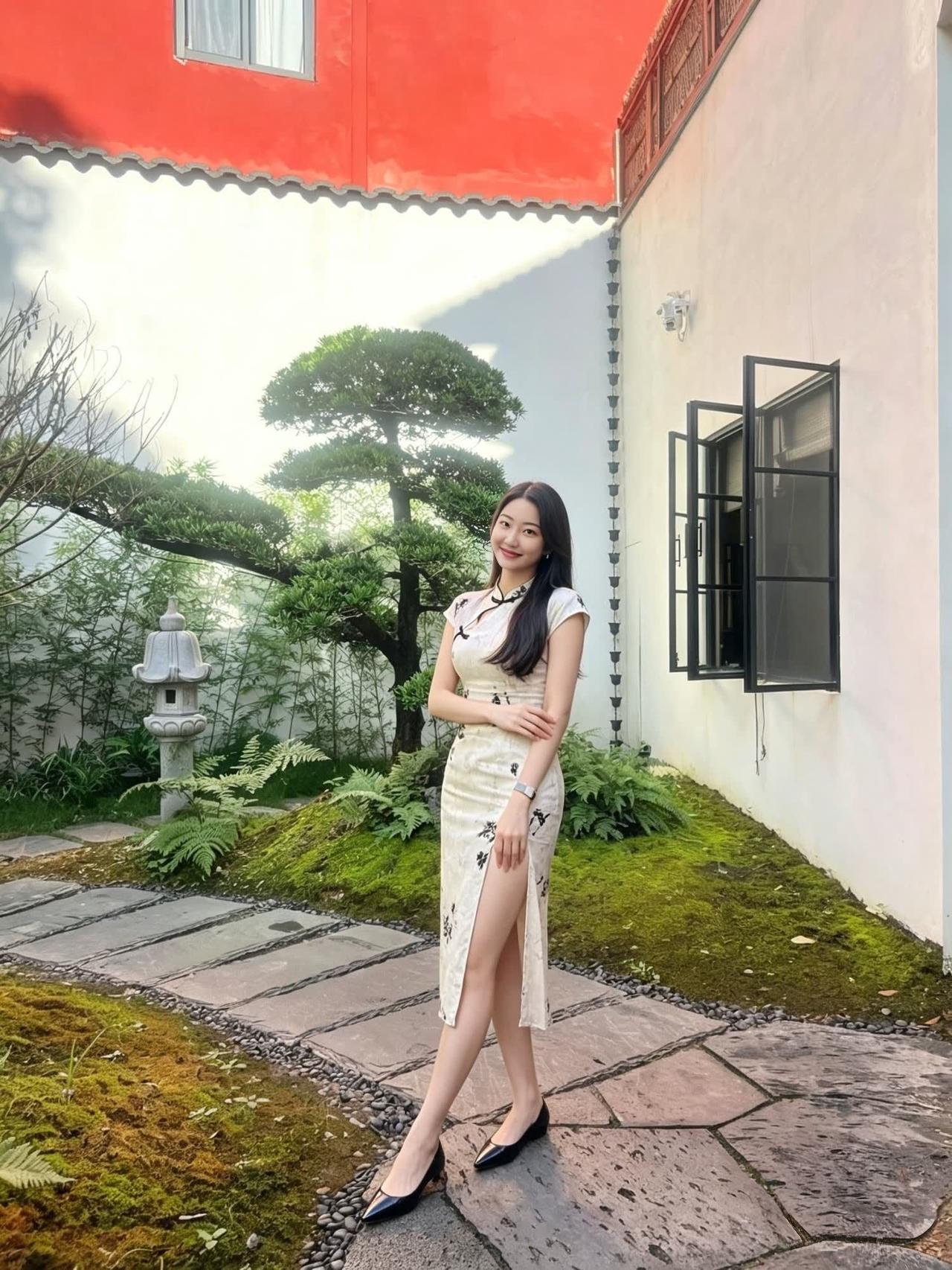 诡秘说我穿的和场景很搭，很像服务员。