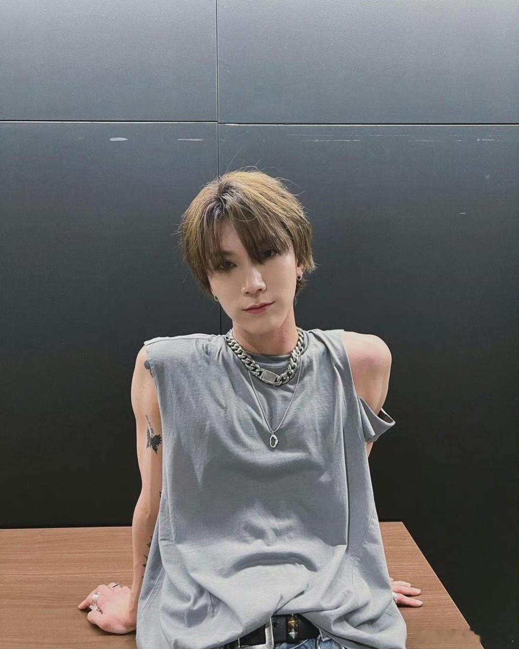 JYP时代峰峻SM史诗级同框内娱韩娱天花板梦幻合体，三大公司艺人集结同场，奔赴少