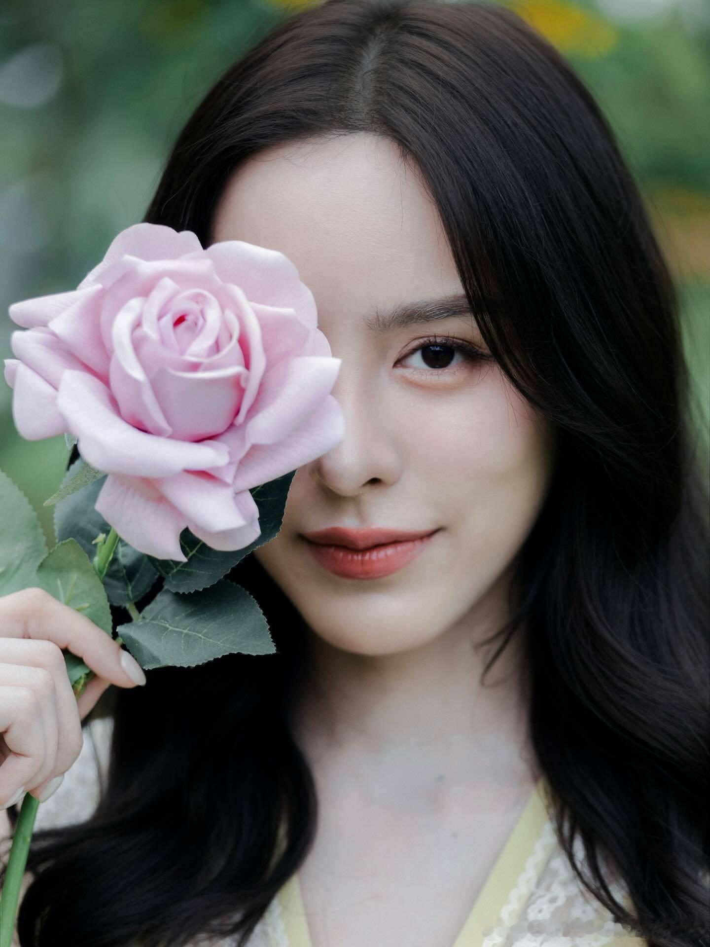 punpreedee[超话] 女鹅IG更新！为服装品牌ASV拍的推广图！眼前一亮