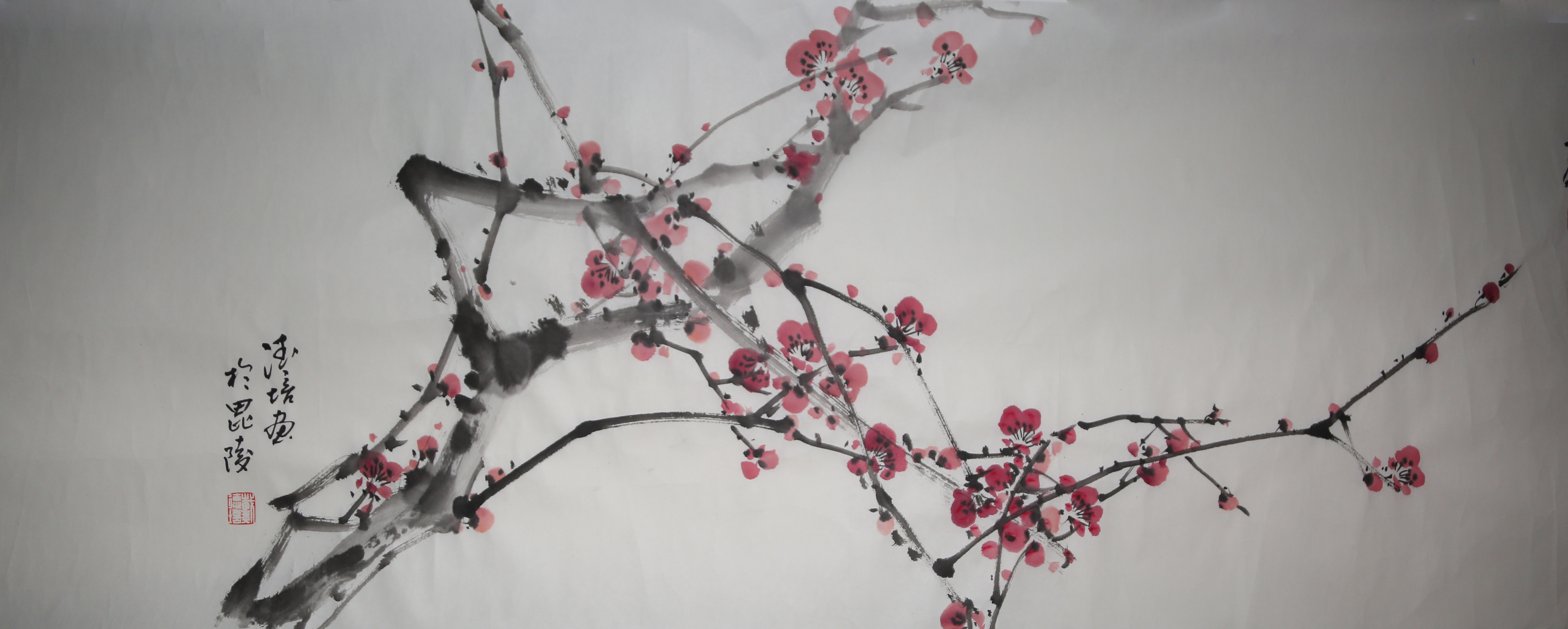 疏影横斜，留白生韵大面积的留白是这幅画最迷人的地方。不着一笔，却尽显天地之辽阔、