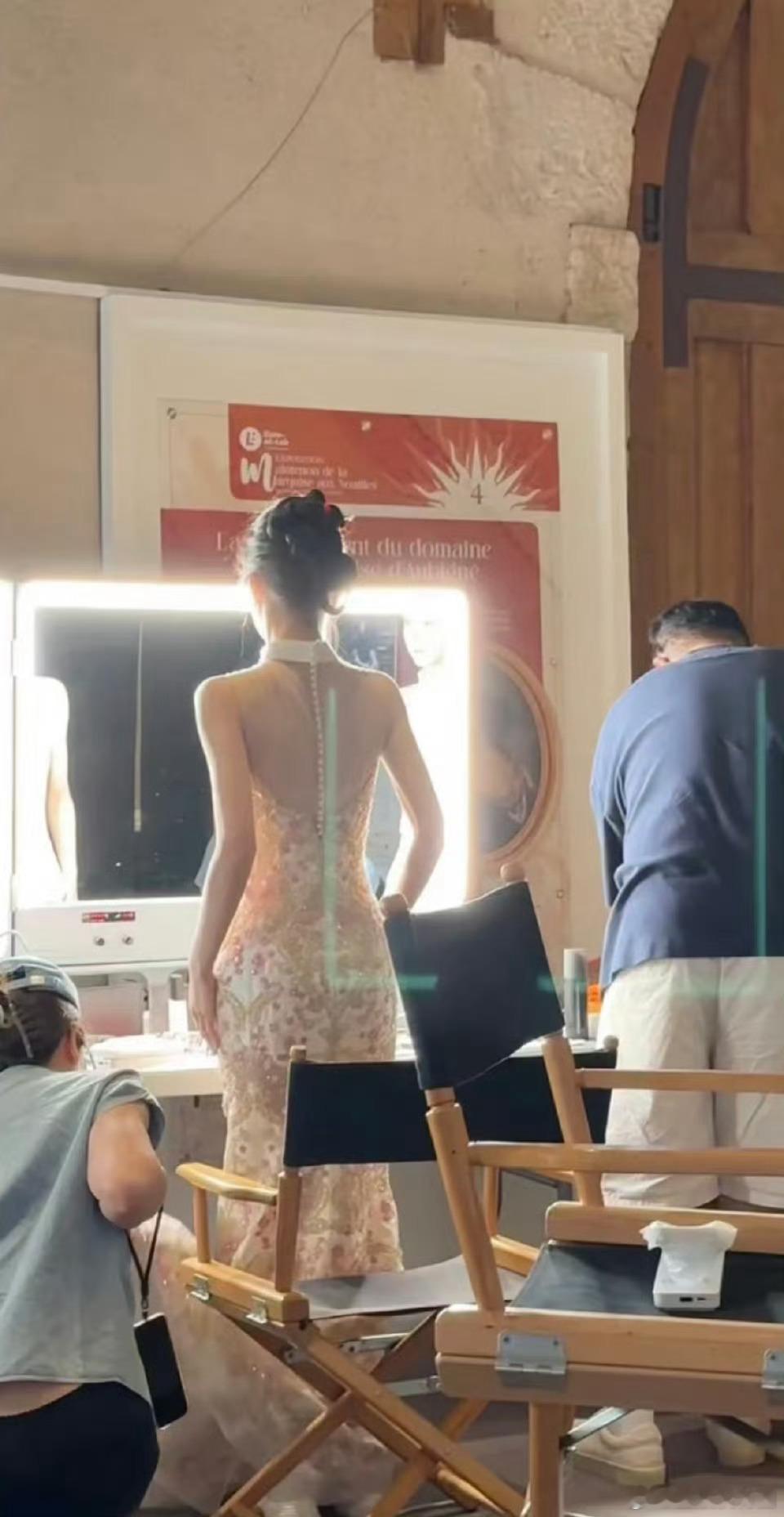 陈都灵这背影看上去真的是曲线满分啊[666][666][666] ​​​