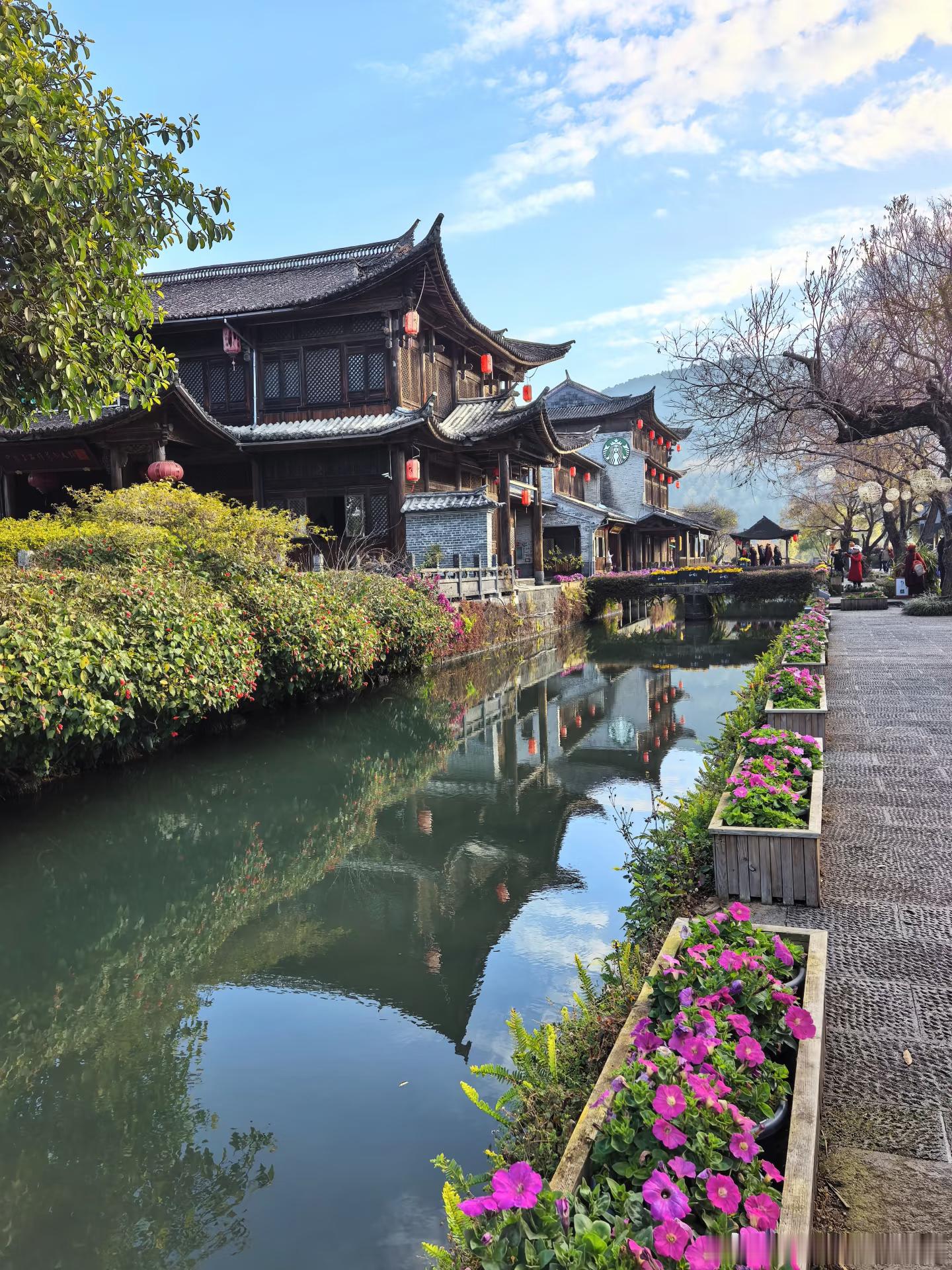 晨光如约而至，愿我们眼里有风景，心中有安宁，早安。早安心语 早安 早安[超话] 