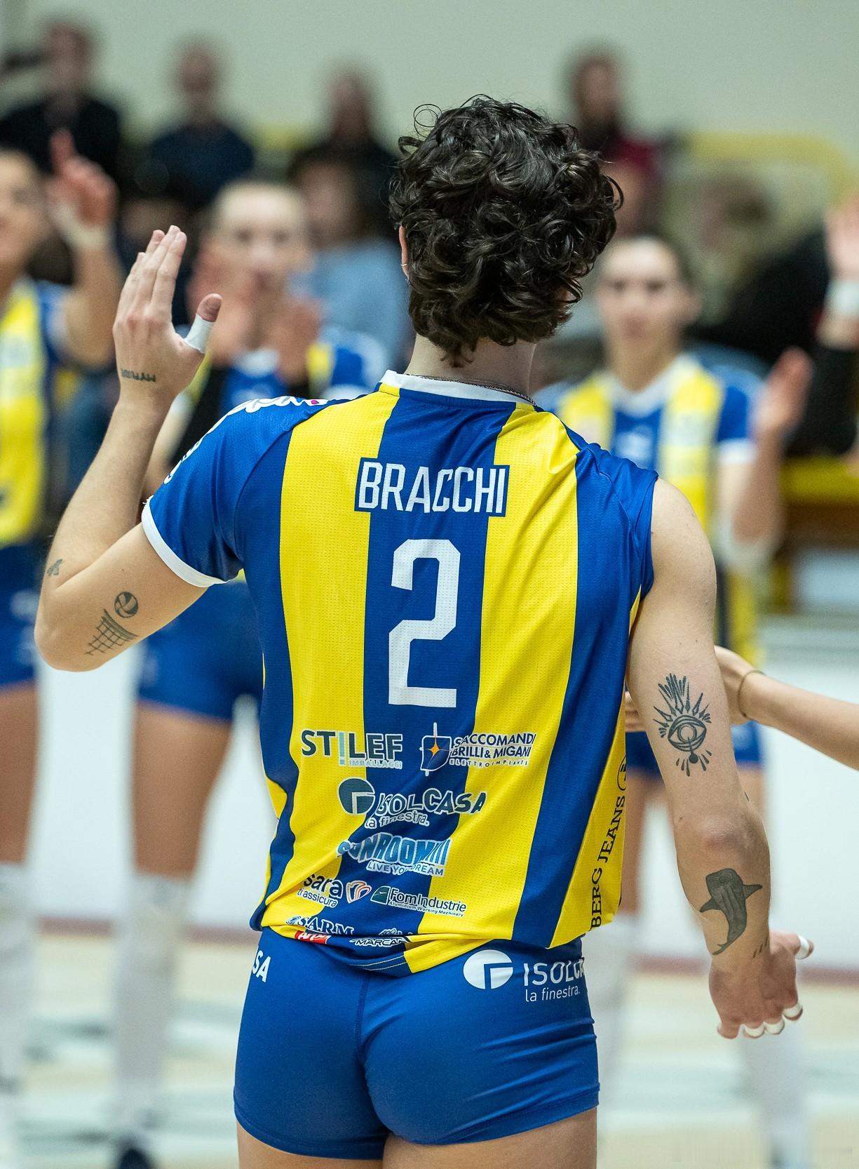 庄宇珊留洋第一季 ⚔️ 在圣乔瓦尼客场1比3不敌布斯托的比赛中，蓝白队的三接应进