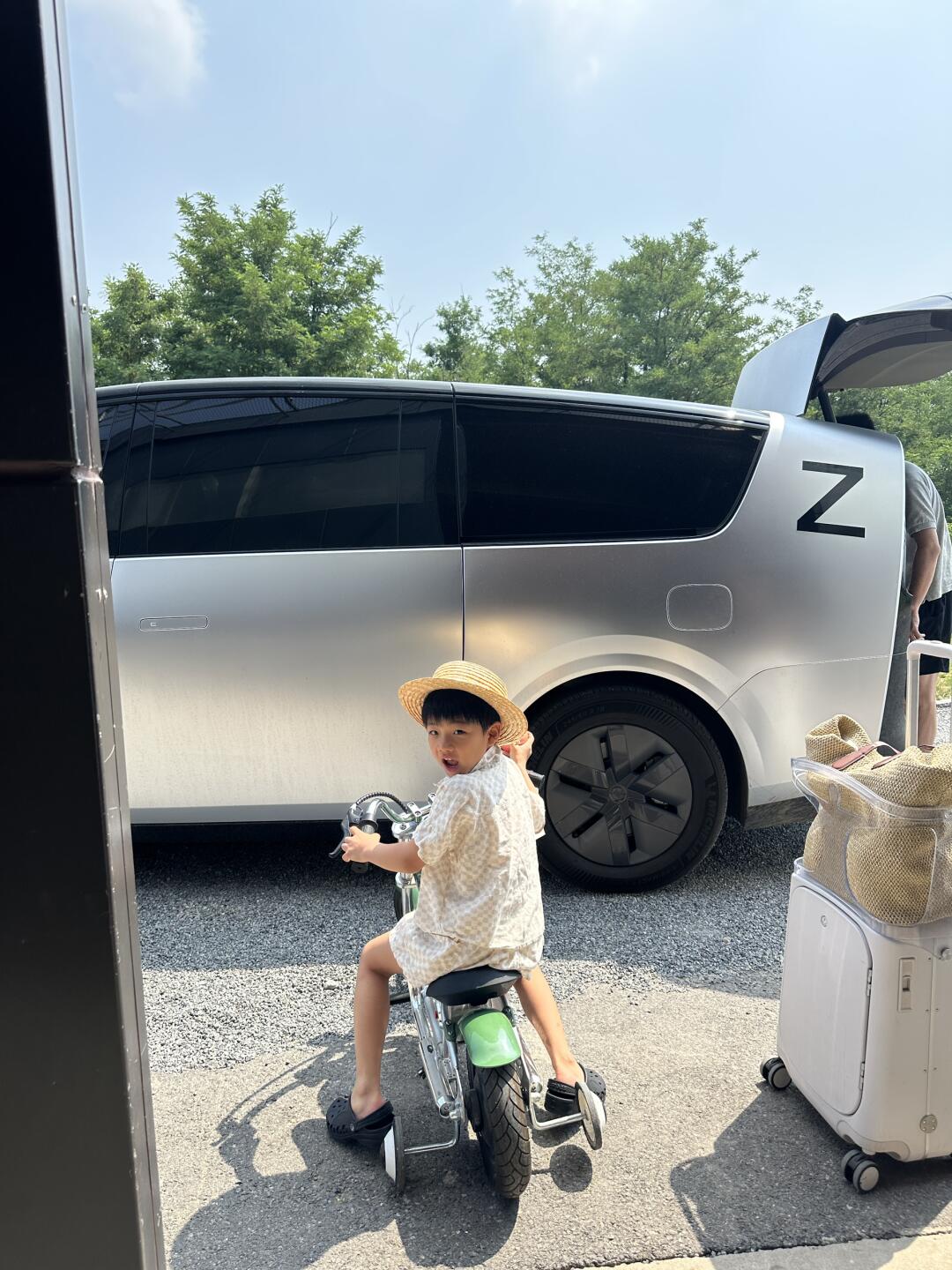 他好像已经知道我开面包车了🚗