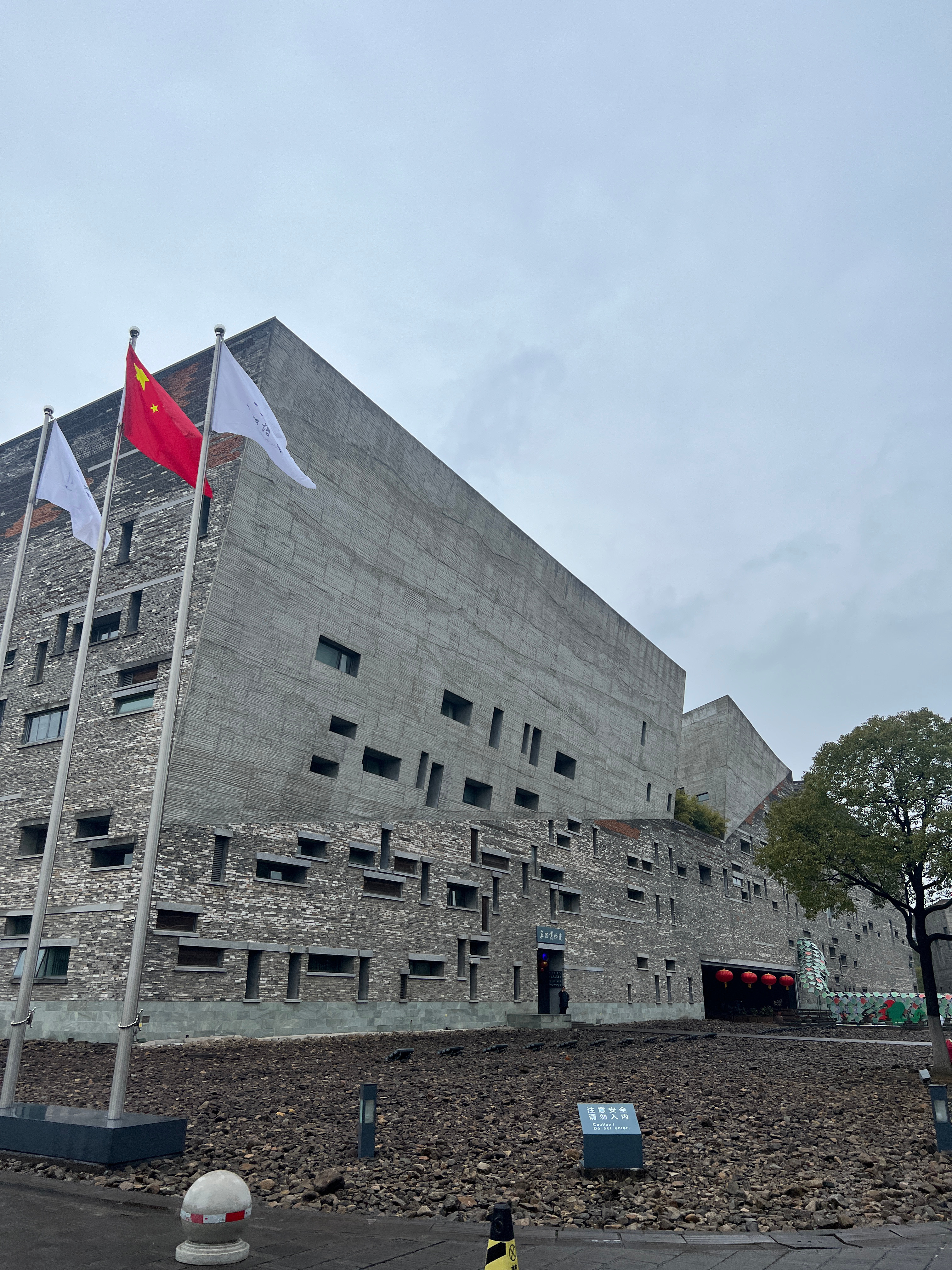 今天逛逛博物馆达美乐的小龙虾酥香嫩鸡披萨太好吃了！！！！[泪][泪][泪]  ​