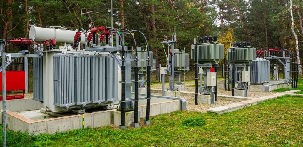 因供应短缺和项目延误加剧，印度开始放松对购买中国设备的限制，允许国有电力和煤炭公