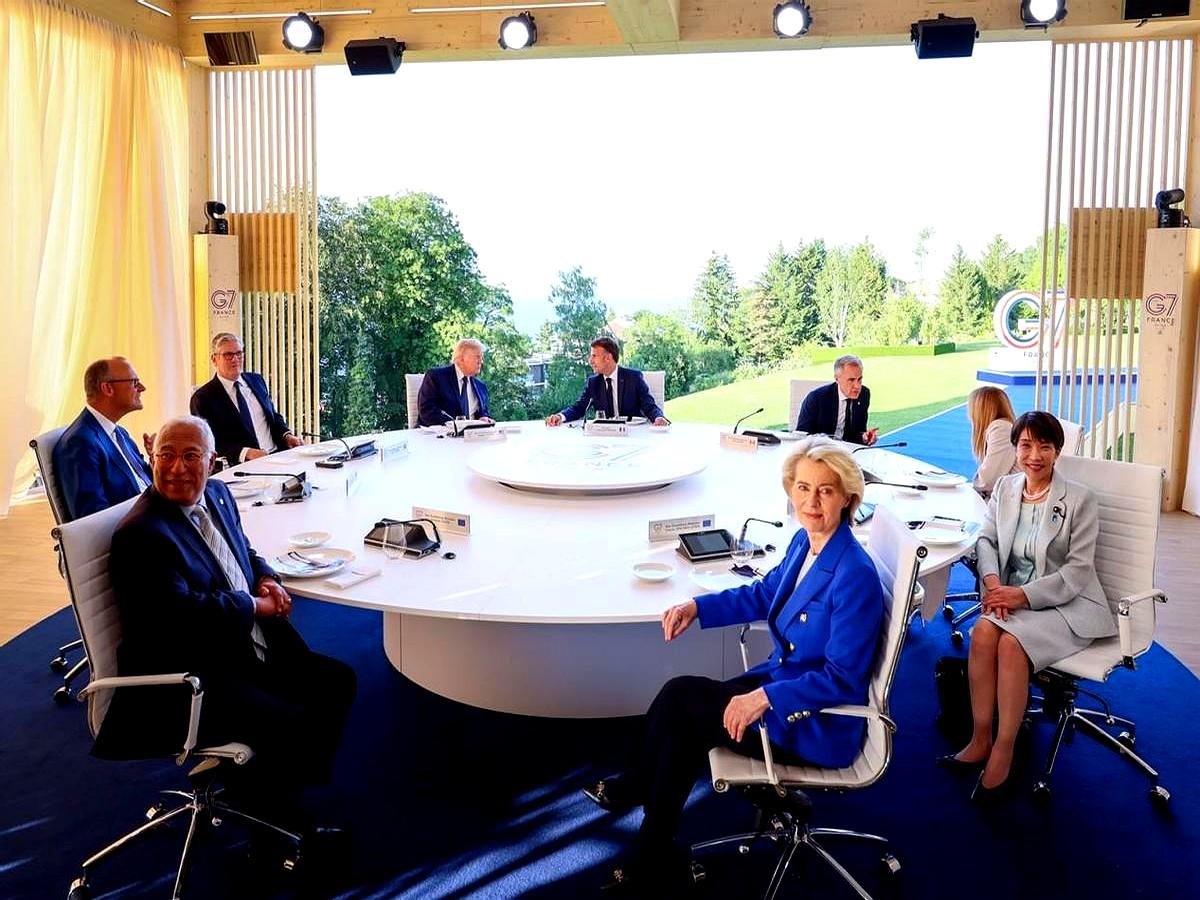 中国没坐进G7会场，可会议桌上几乎句句都绕着中国转，这事是不是有点“人没来，戏先