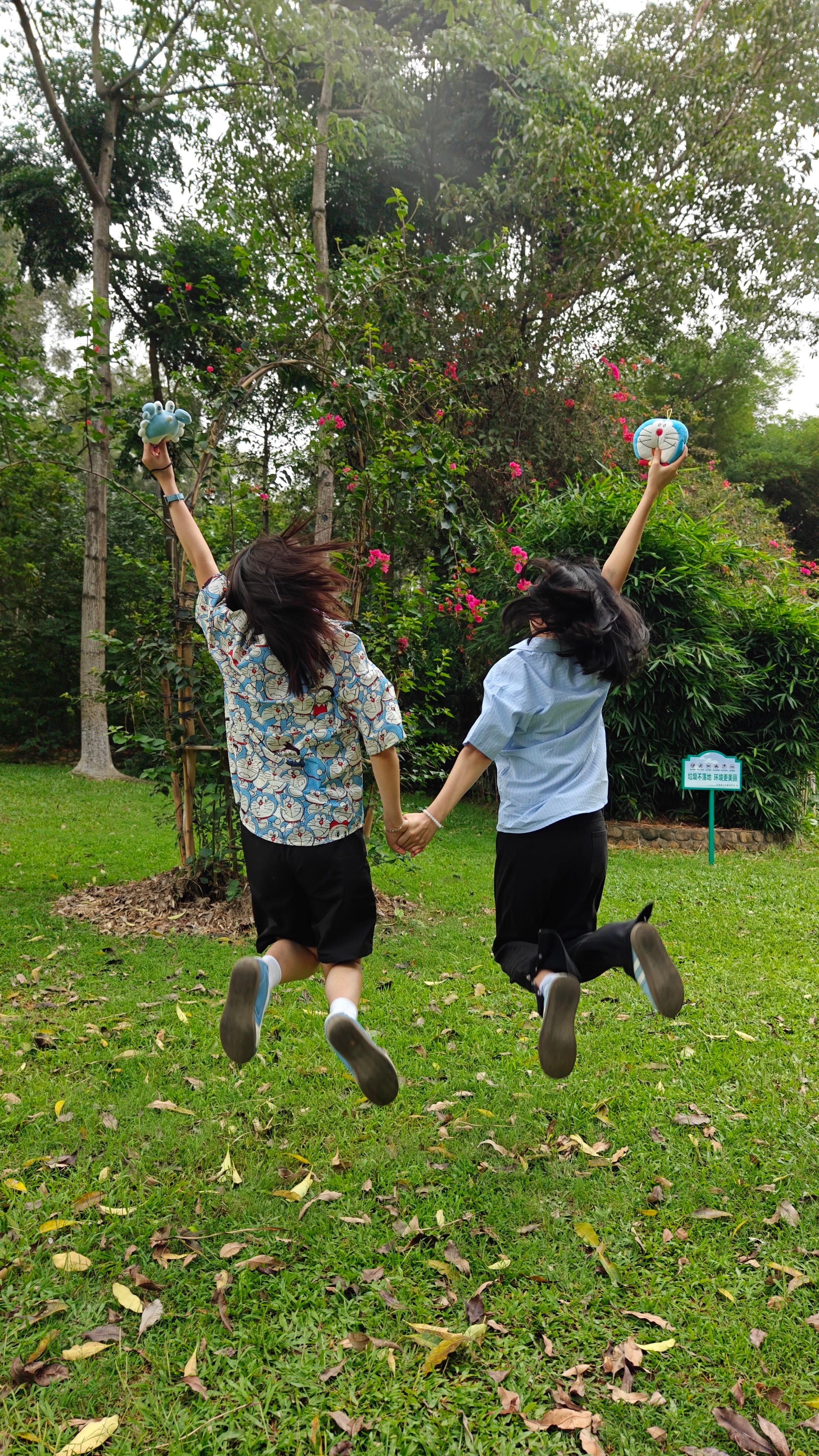 我们相遇在夏天👭 而夏天从未结束🍃 